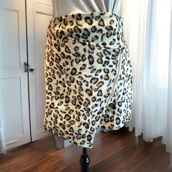 hayden Los Angeles Mini Skirt Leopard Print Asymmetrical Faux Wrap Wool Blend Md - Picture 6 of 9